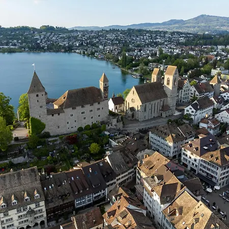 Zentrale Stadtwohnung In Rapperswil, Schloss Apartment